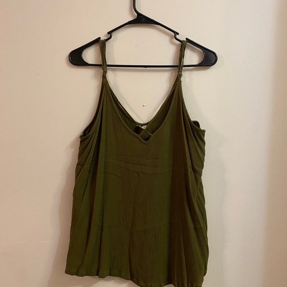 Roxy Tops - Picture 4 of 6